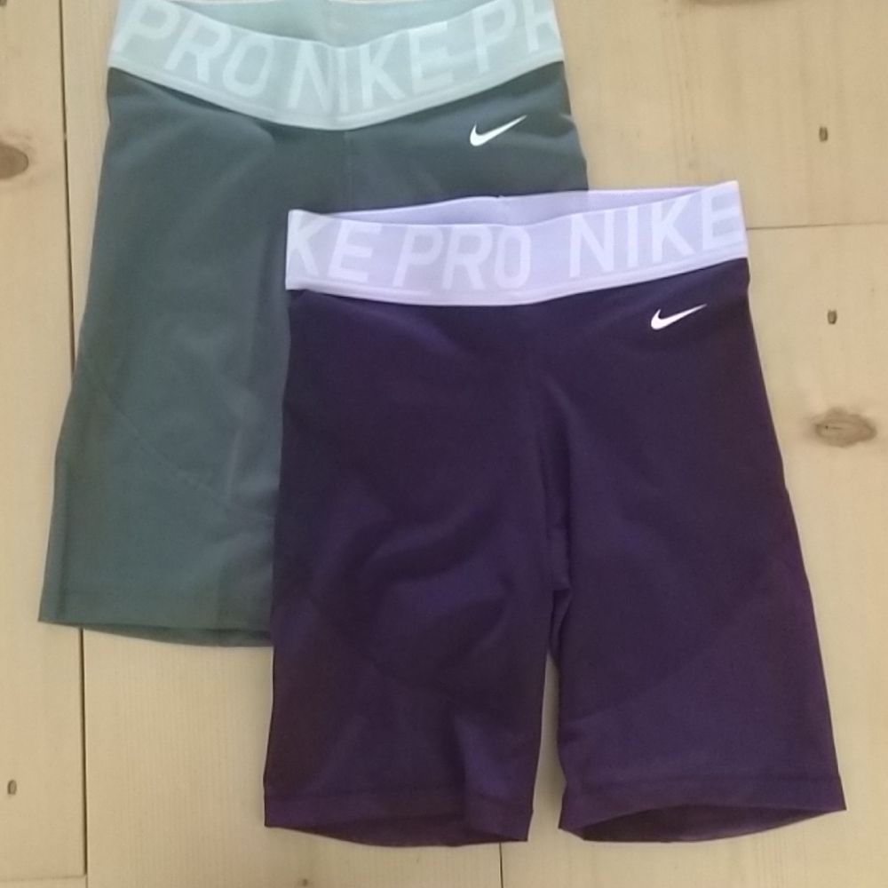 Nike Pro 8" (2 pairs)